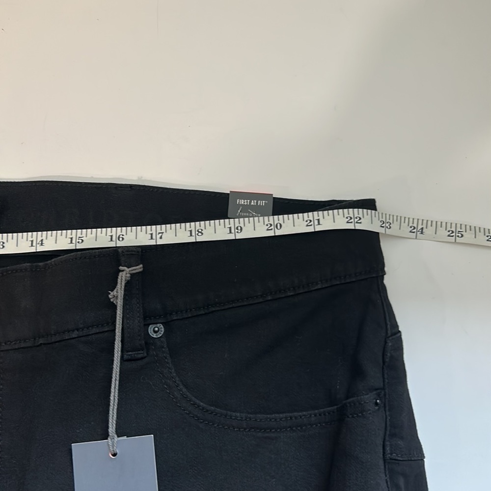 Torrid NWT Bombshell Skinny Lycra First at Fit Black Distressed Women's 26T - Picture 11 of 15